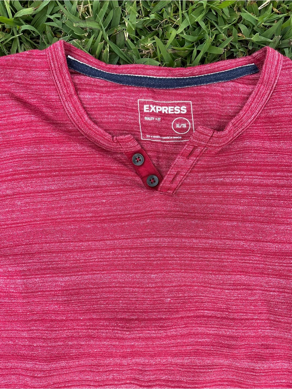 Express Long Sleeve Heathered Raspberry Striped Henley - Picture 6 of 7